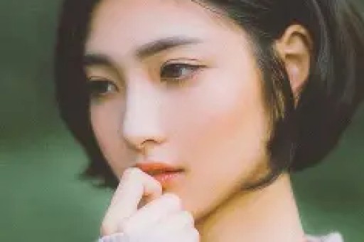 朱珠近期八卦大赏：被造谣塌房、婚姻烟火气拉满41岁依旧凭松弛感封神